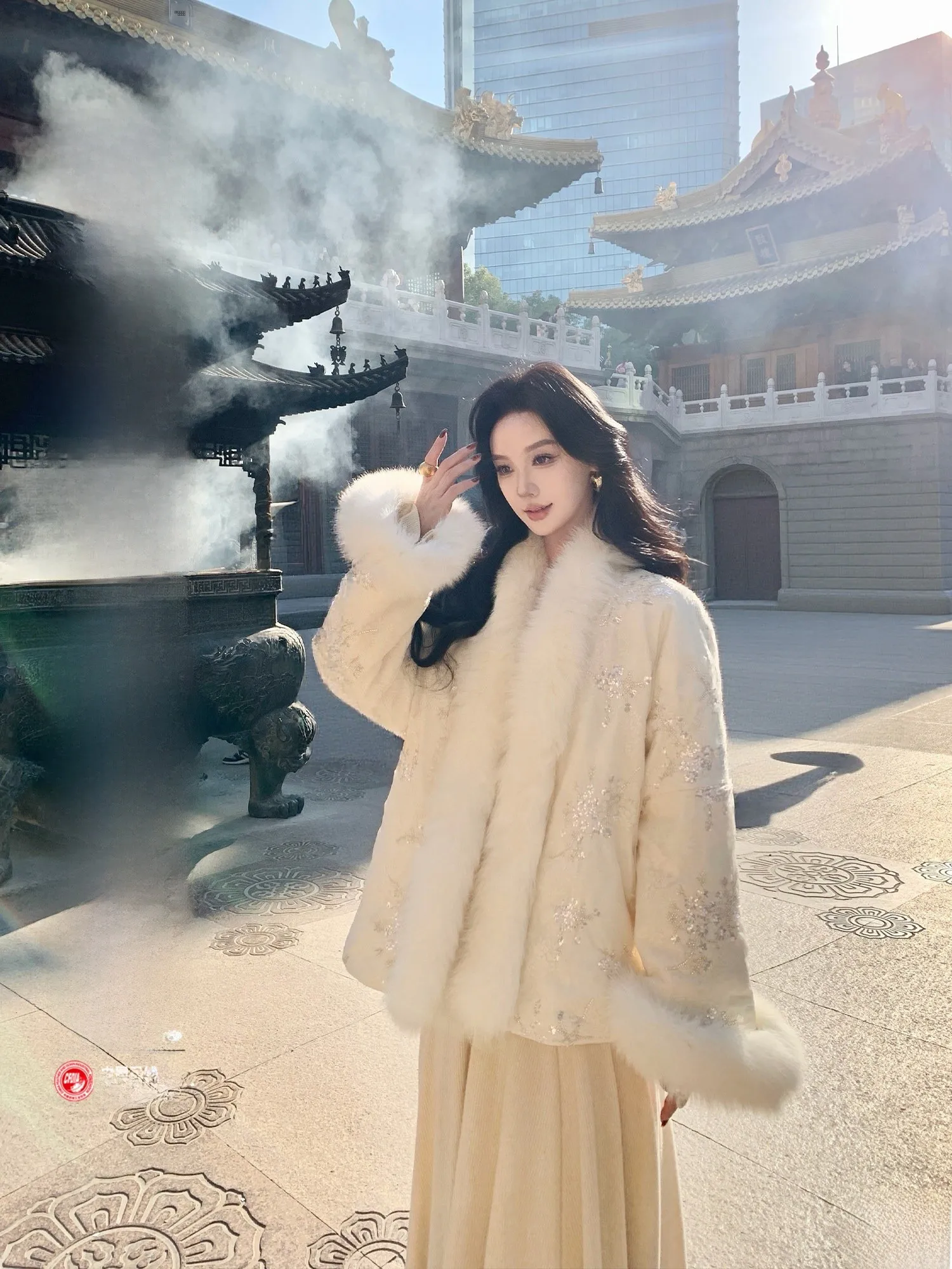 

Зимняя женская утепленная куртка с меховой отделкой в китайском стиле, стеганое пальто с длинными рукавами, модная женская одежда 2025 года