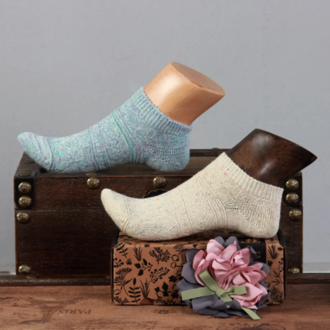 

Retro Seamless Shoe Rack organizere Shelf,Solid Wood Men women's Sock Storage Handmade Wooden Foot Leg model,AT335K