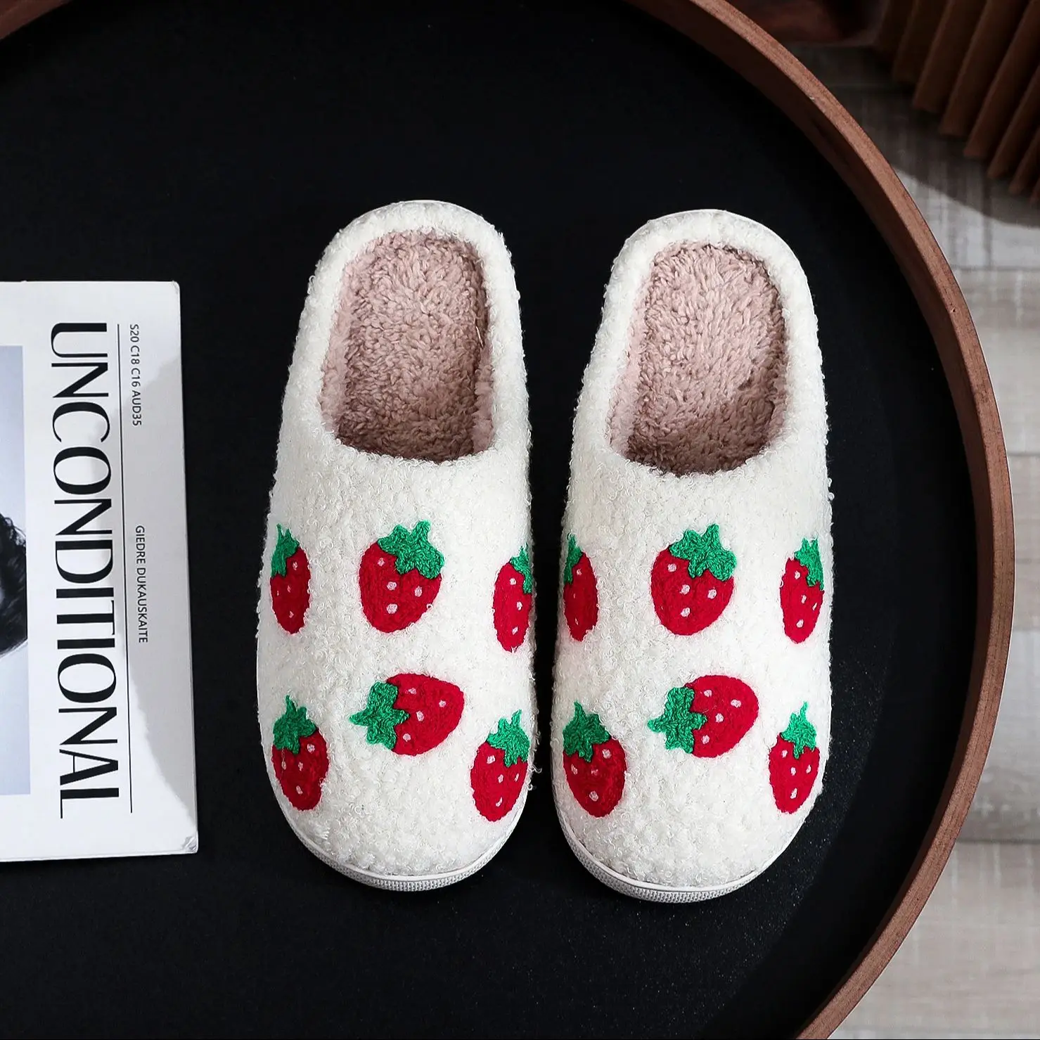 Winter home furnishings small fresh seven strawberry cotton slippers non-slip thick bottom wear-resistant cotton slippers