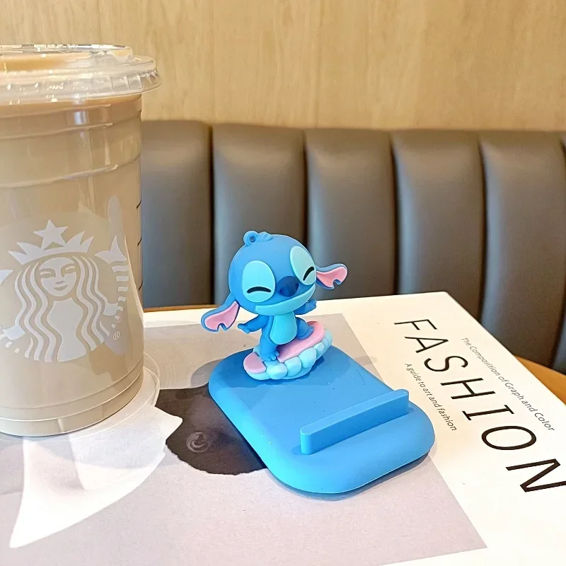 Soporte para Ipad de teléfono móvil Kawaii Stitch, figura de dibujos animados bonita, soporte para teléfono móvil multifunción, adornos de escritorio, regalo de cumpleaños para niños