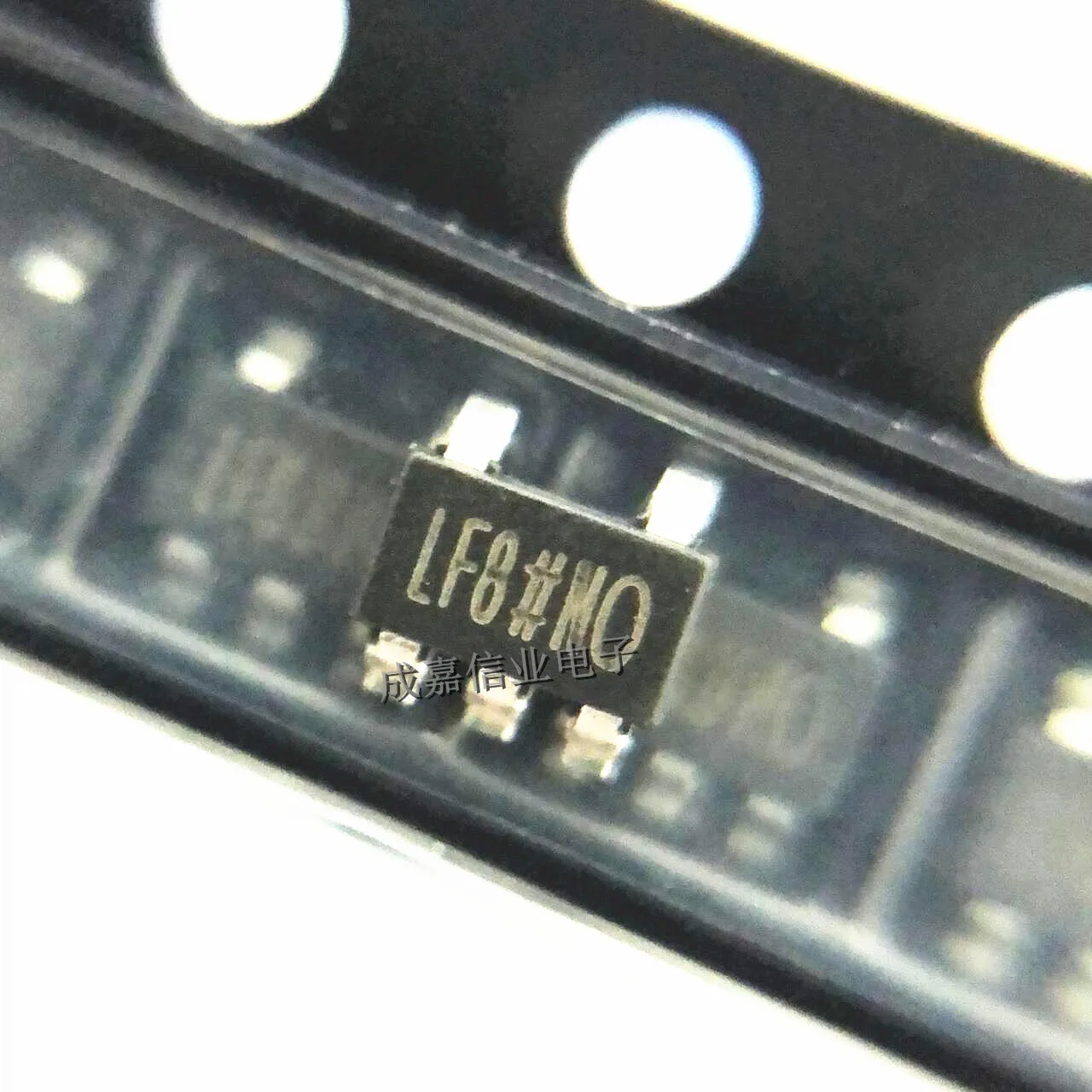 10pcs/Lot ADP151AUJZ-1.8-R7 SOT-23-5 MARKING;LF8 ADP151AUJZ-1.8 Linear Voltage Regulators Ultra-Low Noise 200mA LDO