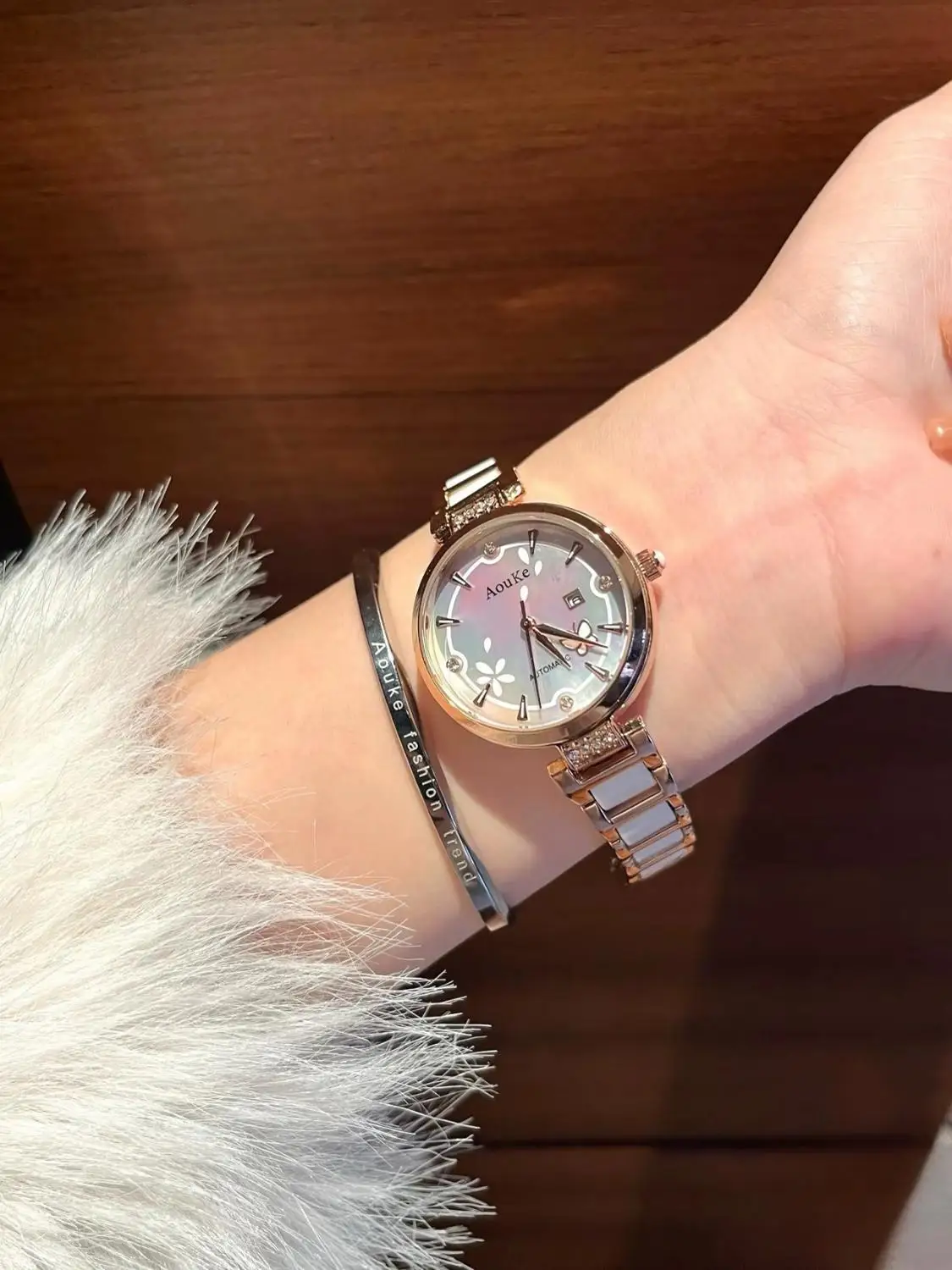 Women's watches, affordable luxury, suitable for students, professionals, and casual wear; high-quality luxury wristwatches.
