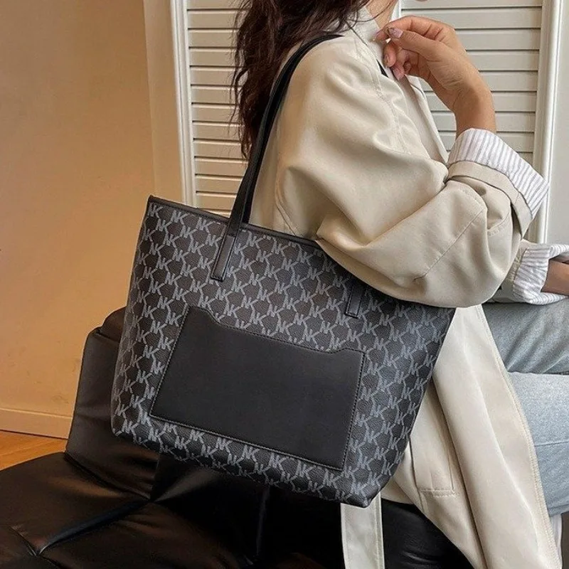 

Chic Handbag Work Daily Use Students Cross Body Bag Simple Pillow Bag Design Versatile Female Bag When Commuting To Work