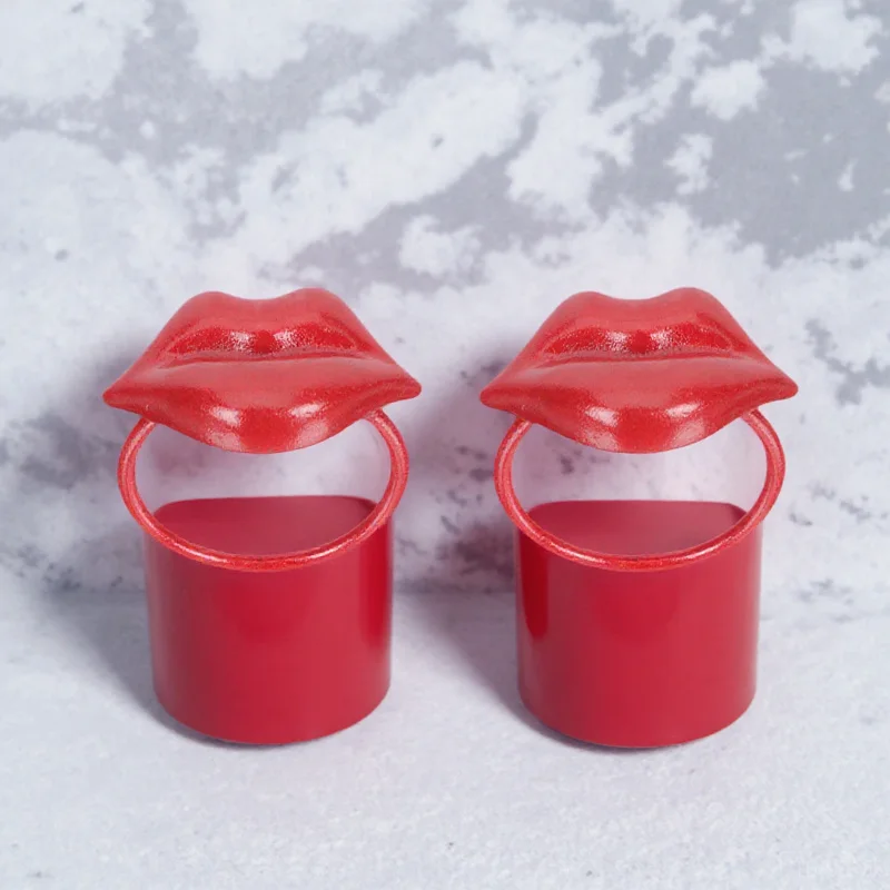 

2Pcs Exquisite Napkin Rings Creative Lip Design Table Decoration Napkin Holder for Dining Room Kitchen Holiday Party Use