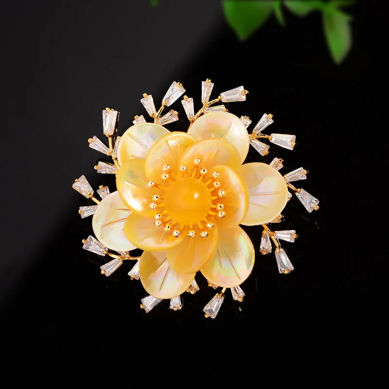 Fashionable and Elegant Mother-of-Pearl Peony Flower Brooch Luxury High-end Micro inlaid Zirconium Suit Jacket Accessory Pin