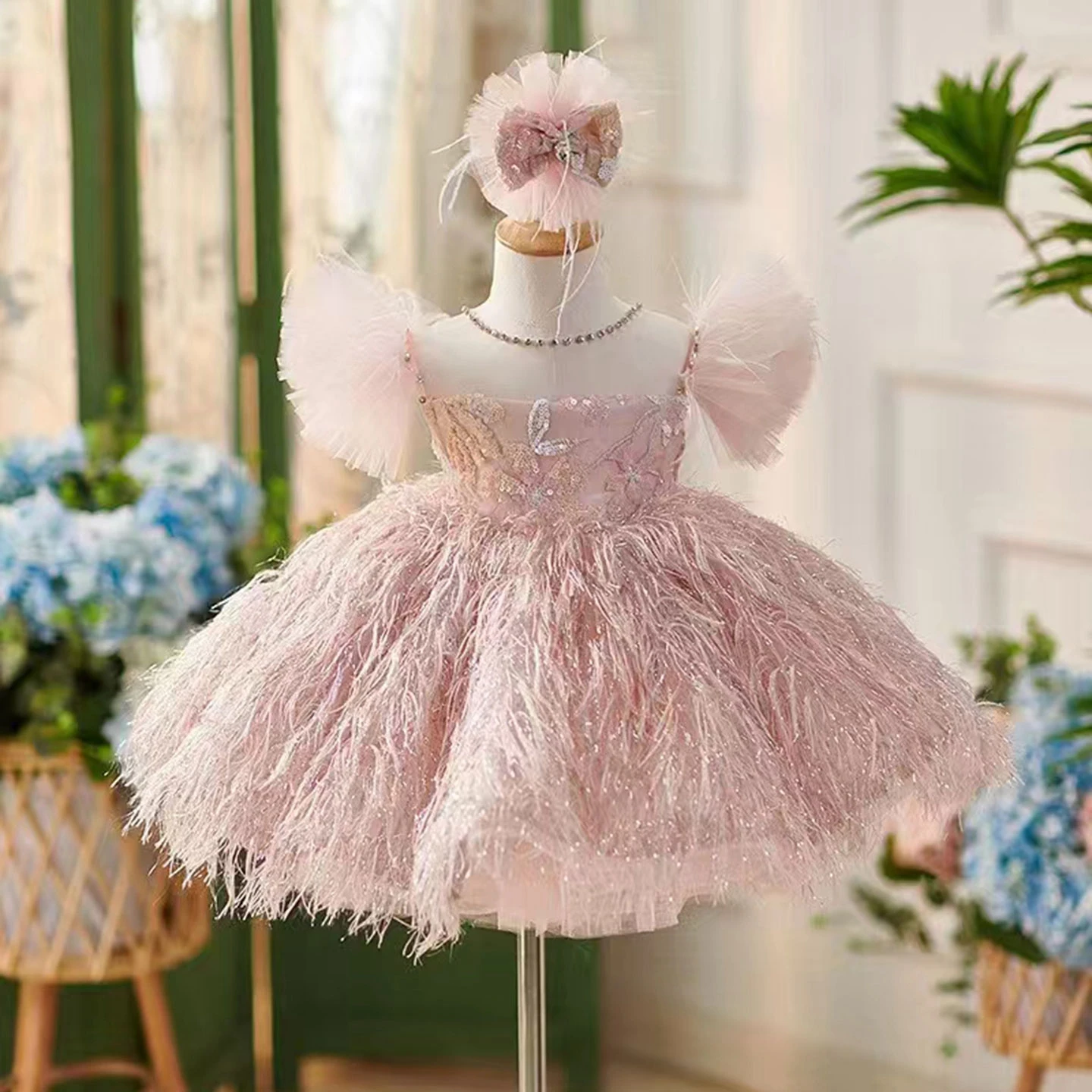 Luxurious Pink Baby Girl Princess Bling Feather Dress Infant Toddler Dresses Child Sequins Vestido Party Pageant Birthday Ball G