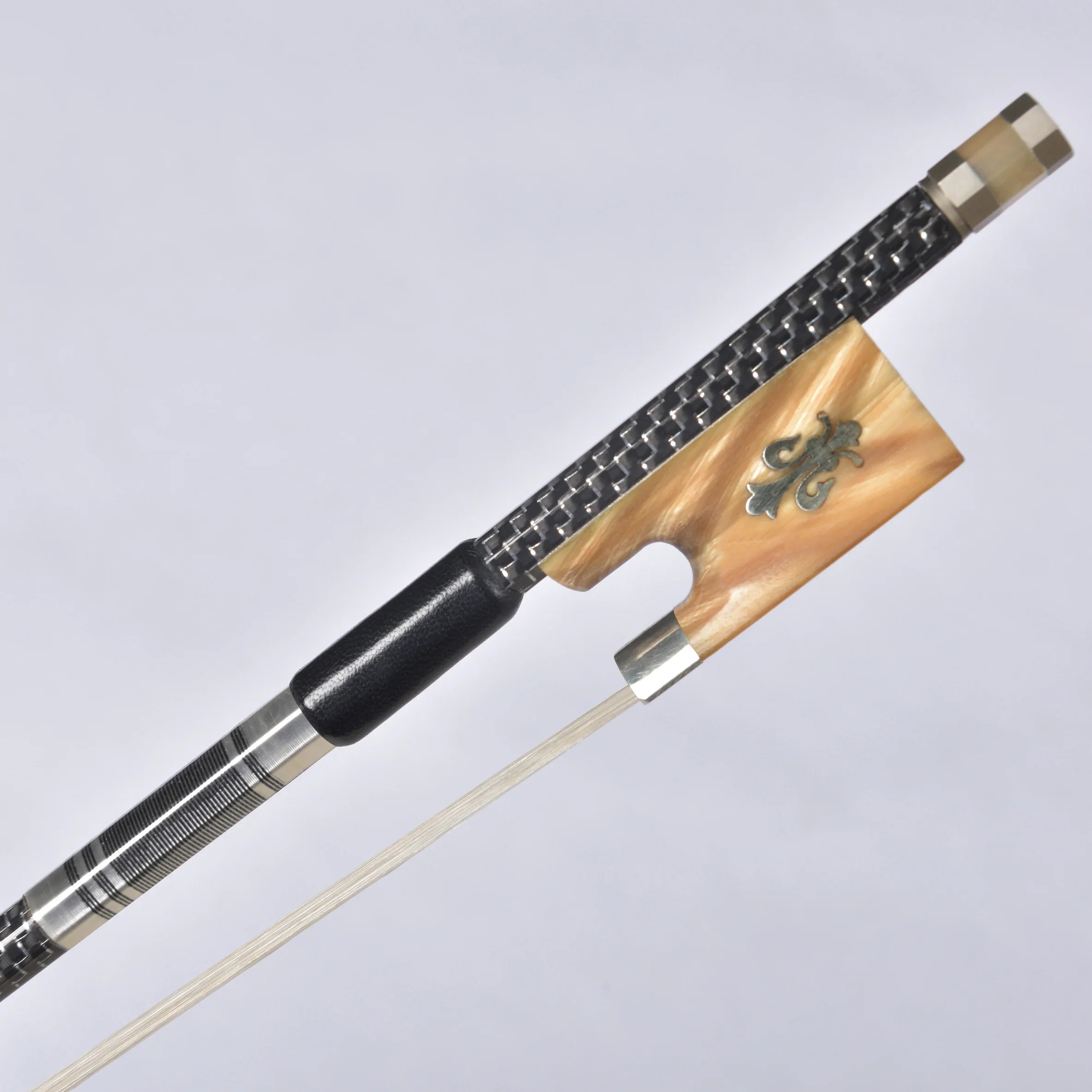 Well Balanced Silver Silk Braided Carbon Fiber Round Stick 4/4 Violin Bow Mongolia Horse Hair High Quality