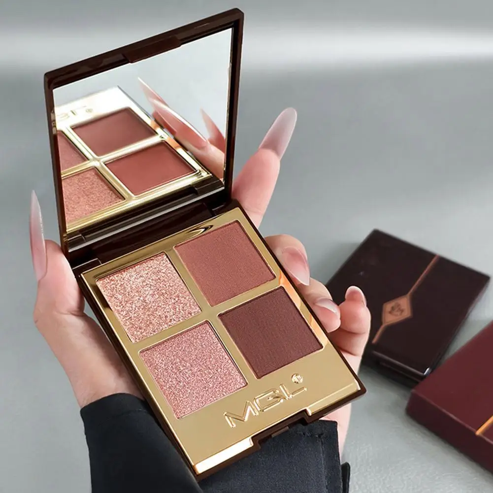 Palette de fards à paupières brun rose doux, paillettes nacrées, tons de terre marron clair mat pour le contour du visage, maquillage Blush