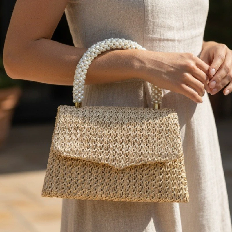 

Новая плетеная из соломки маленькая квадратная сумка с ручкой из жемчужных бусин, женская летняя пляжная сумка, модная повседневная сумочка Sac A Main Femme