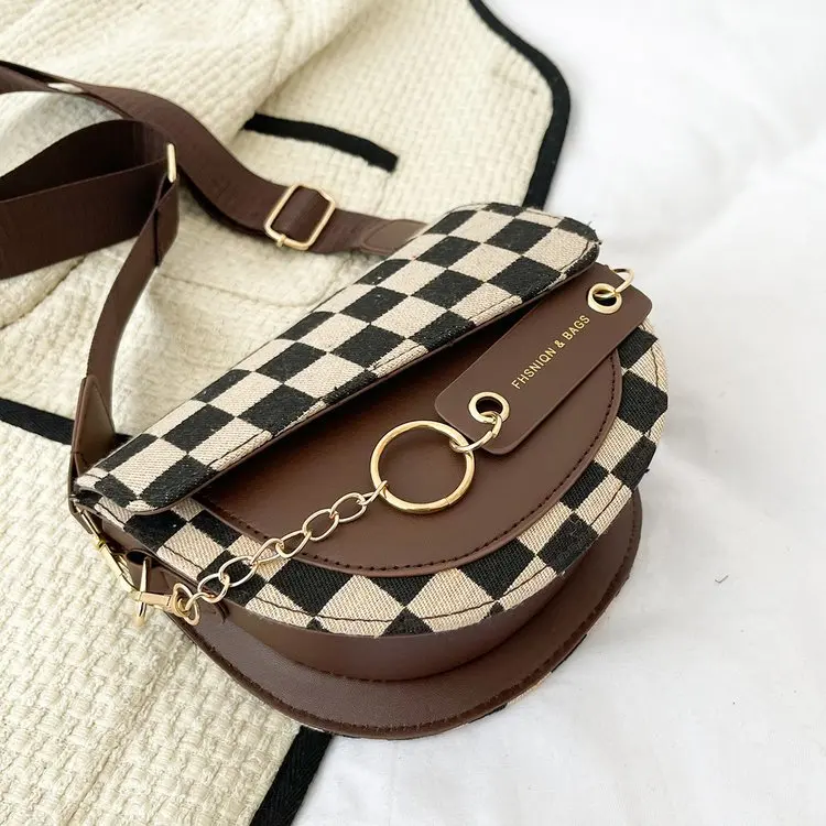 

New Checkered Saddle Bag. Fashionable Shoulder Bag with Chain for Women's Single - Shoulder Use.