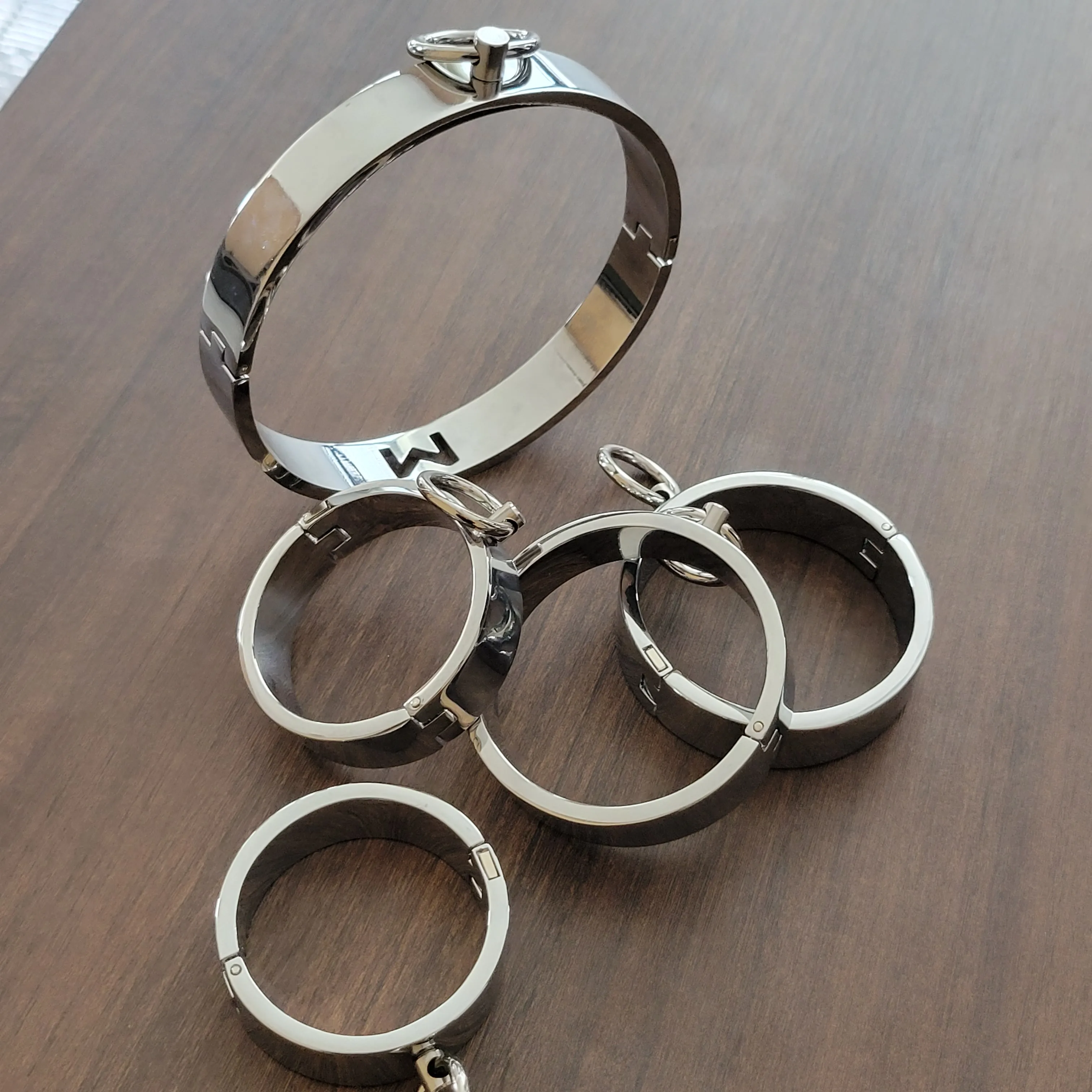 5Pcs Metal Handcuffs Ankle Cuffs Collar Restraint with Chain Heavy Duty Cuffs Slave Bondage Fetish Bdsm Sex Toys for Men Women