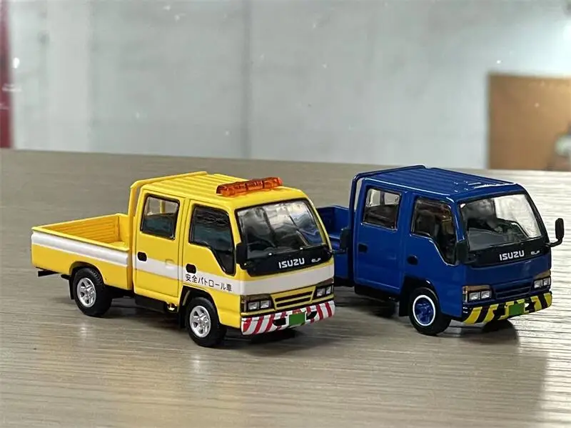 

DBGT 1:64 Isuzu ELF Light Truck Die-Cast Car Model Miniature Gifts