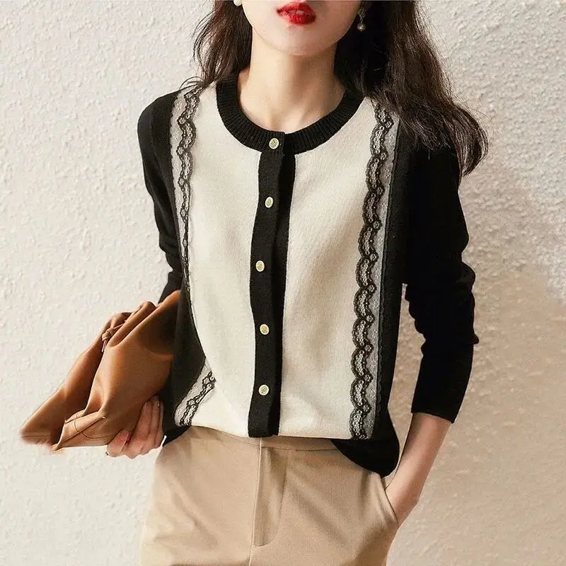 2023 Spring Autumn New Contrast Color Fashion Round Neck Long Sleeve Knitting Cardigan Women Button Lace Patchwork All-match Top