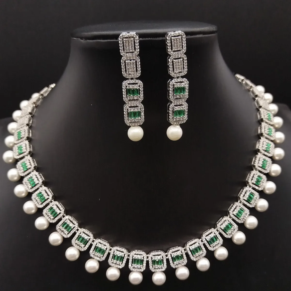 

New Premium Square Necklace Earrings Bracelet Pearl Set sliver color Women's Dress Decorative Jewelry Wedding Ball Gift M-830