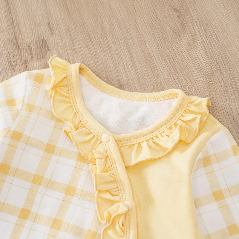 Infant Yellow grid Print 0-12 months Bodysuit Spring and Autumn comfort cotton Long Sleeve Baby one-piece foot covered pajamas