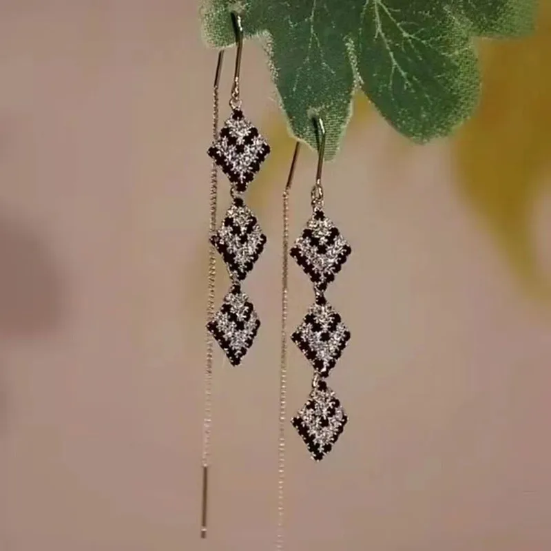 Alambre de oreja geométrico de rombo negro delicado elegante para mujer, joyería de moda, fiesta de boda, regalo Premium, venta al por mayor, diseño único