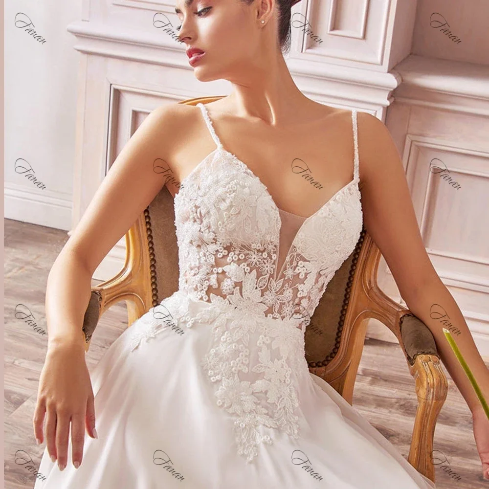 Customized Elegant V-Neck Wedding Dresses A-Line Spaghetti Strap Backless Robe De Mariée Lace Appliques Chiffon Bridal Gowns Swe