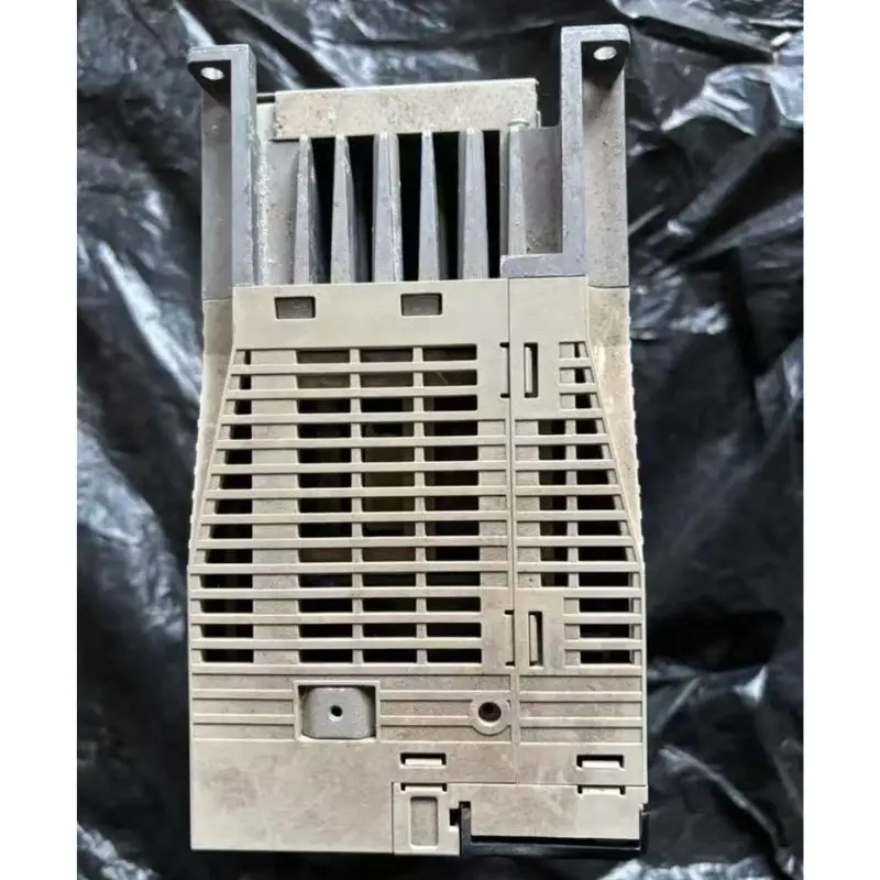 

Second hand SGDV-200A11A002000 3KW servo drive tested OK and shipped quickly