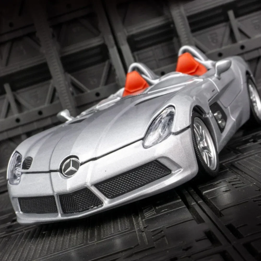 

1:24 Mercedes Benz SLR, модель спортивного автомобиля из сплава, игрушки, литые под давлением металлические трансформируемые двери, открытый звук, свет, детские игрушки, украшения, подарки