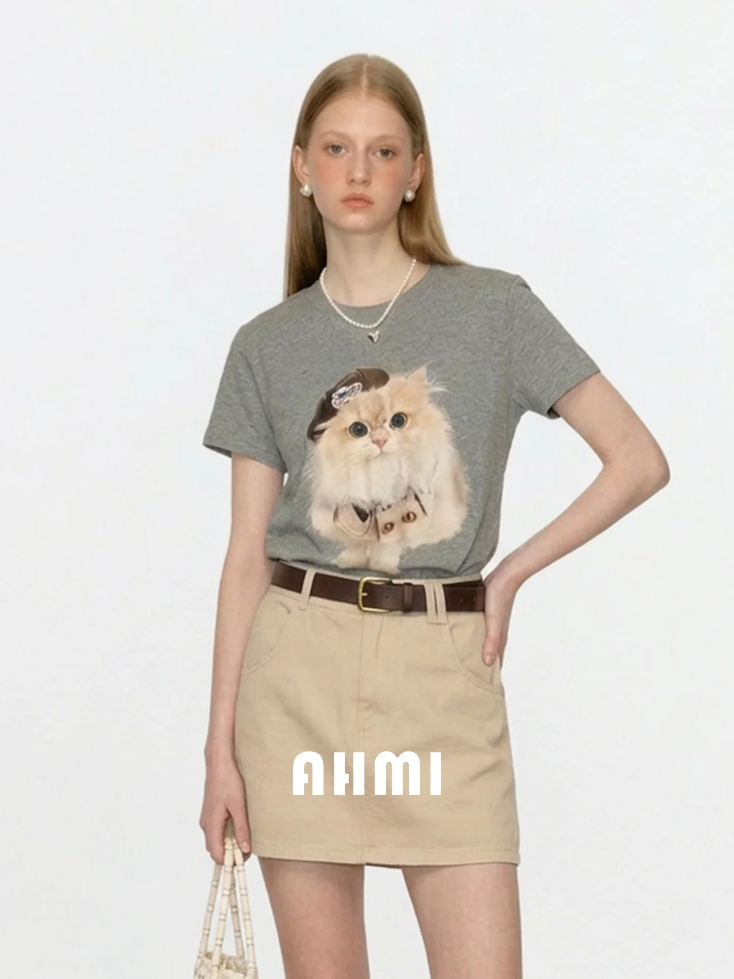 

Женская летняя повседневная универсальная футболка AHMI серого цвета с принтом, коротким рукавом, круглым вырезом, из дышащей смесовой хлопковой ткани, приятной к коже