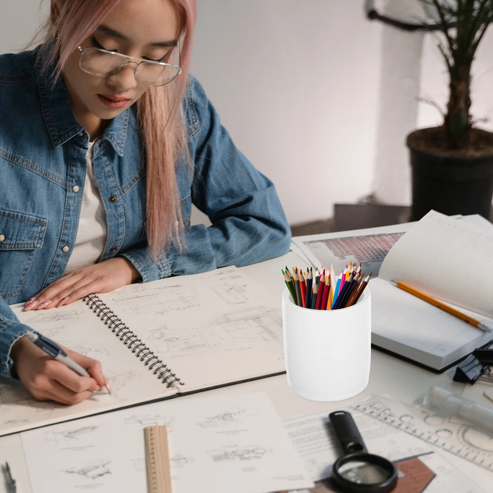 

White Ceramic Pencil Holder Desk Storage Organizer Exquisite Workmanship Creative Design Birthday Gift for Home Office