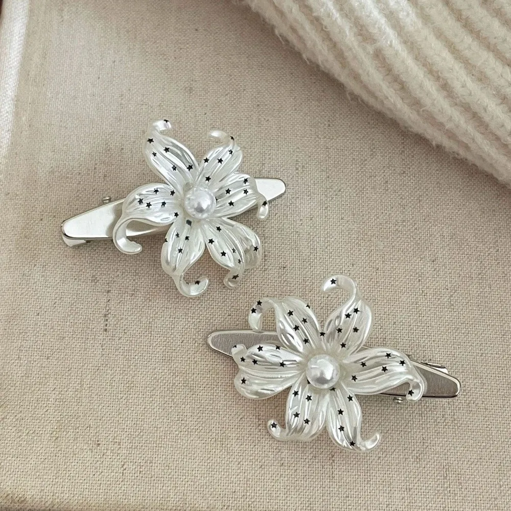 Elegant Beige Flower Hair Clips Star Print Harajuku Style Flower Hairpins Aesthetic Look Non-Slip Vintage Side Clip Women