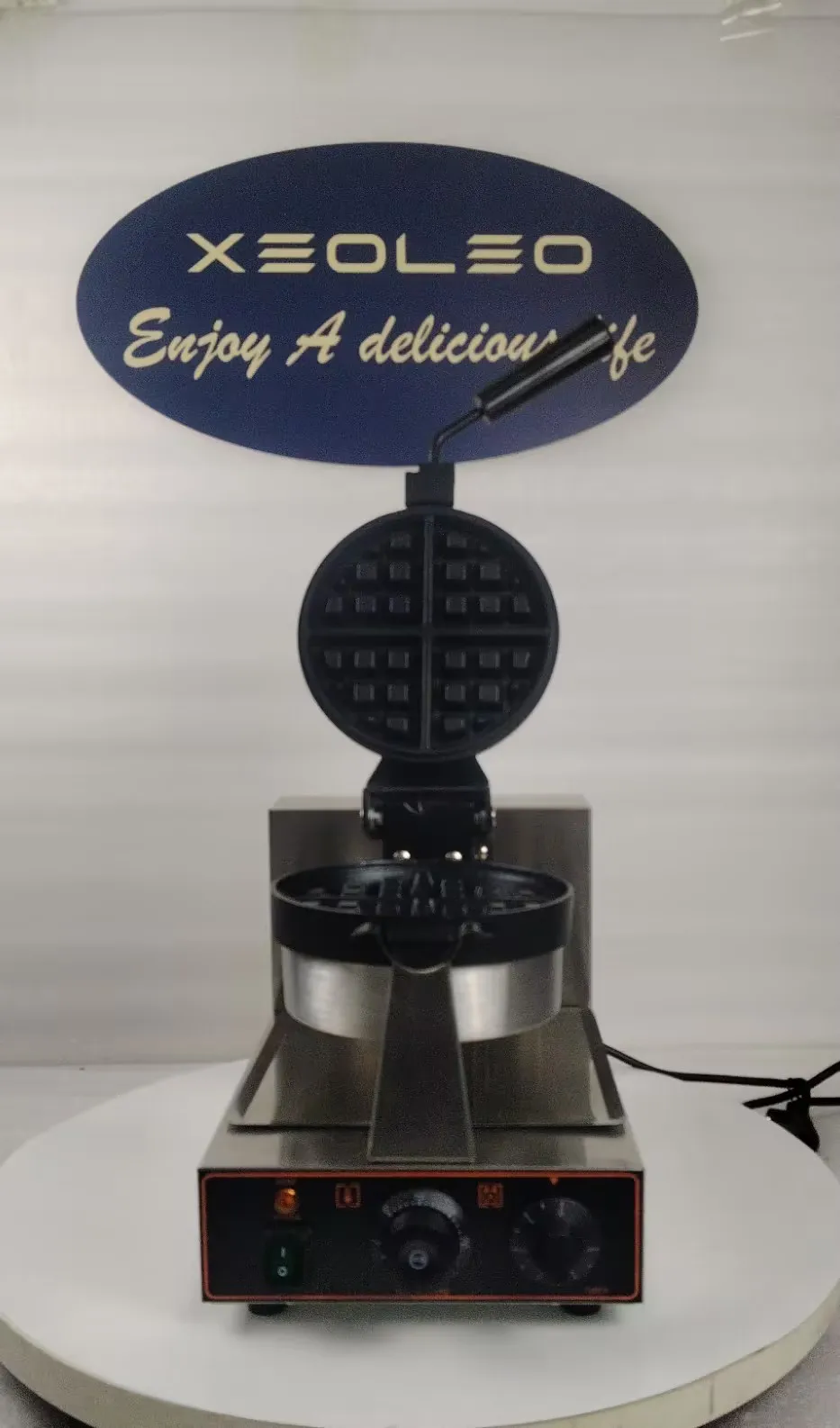 Commercial Rotatable Waffle Maker XEOLEO Non-stick With Timer