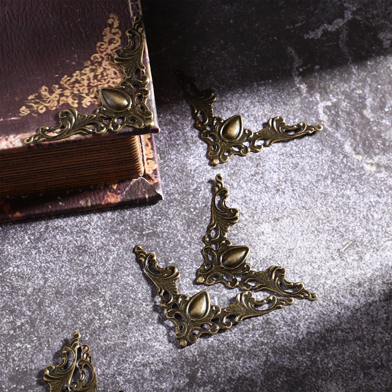 

24Pcs Metal Box Corner Protectors Vintage Style Book Edges Decorative Patches for Albums Gifts Scrapbooks