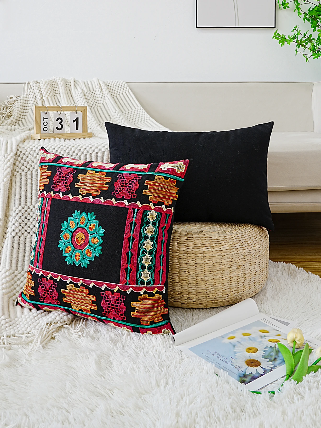 1pc, Halloween Themed Embroidered Pillowcase, Zipper Open And Closed, Machine Washable - Perfect For Interior Decorating