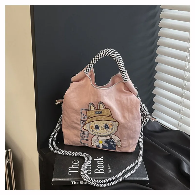 حقيبة كروس نسائية عصرية متعددة الوظائف ومطرزة من النايلون المقاوم للماء، حقيبة أطفال بكتف واحد