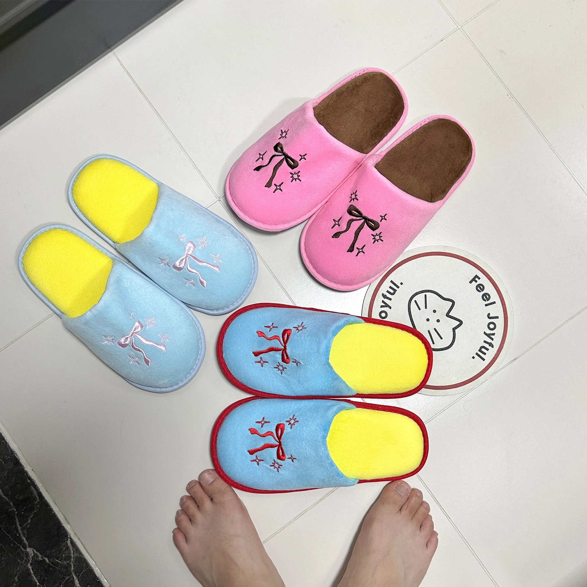 

Роскошные домашние тапочки с вышивкой бантом, легкие удобные домашние шлепанцы с закрытым носком, удобные в ношении, для отдыха в семье