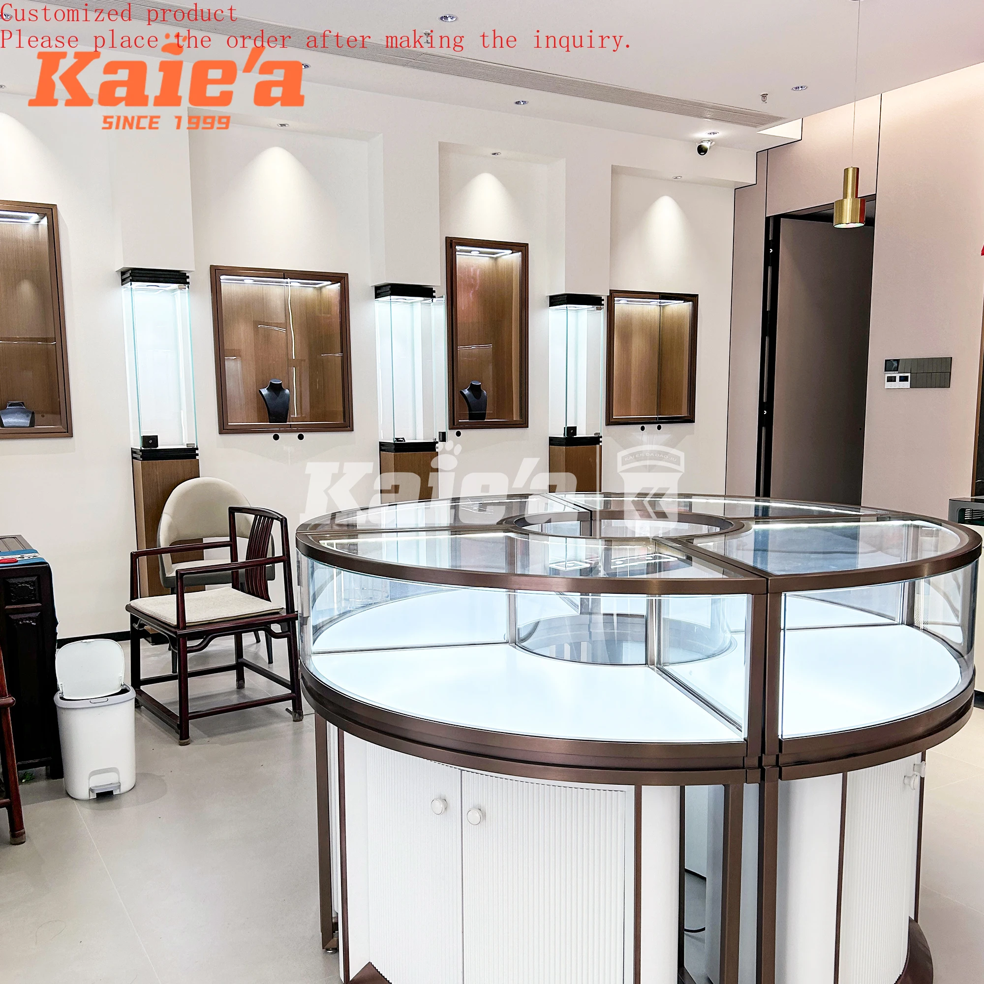 

Luxury LED Lighting Gold Display Cabinet for Middle East Jewelry Stores Jewelry Showcase Furniture Design for Shopping Mall