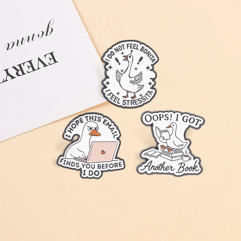 Lustige Enten- und Gänse-Pin-Broschen aus Emaille – Witzige Spruch-Meme-Broschen – Stressabbau-Badges für Kollegen – Halloween-Schmuckgeschenk für Freunde – Detail 7