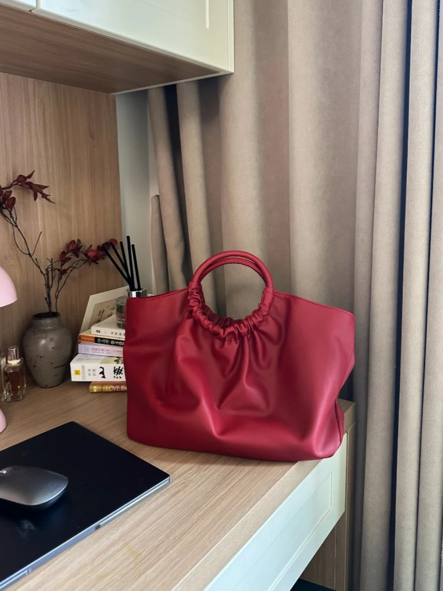 

Вместительная красная Свадебная сумка для невесты, новинка 2024, модная женская темпераментная универсальная Сумочка, Корейская женская сумка-тоут для путешествий