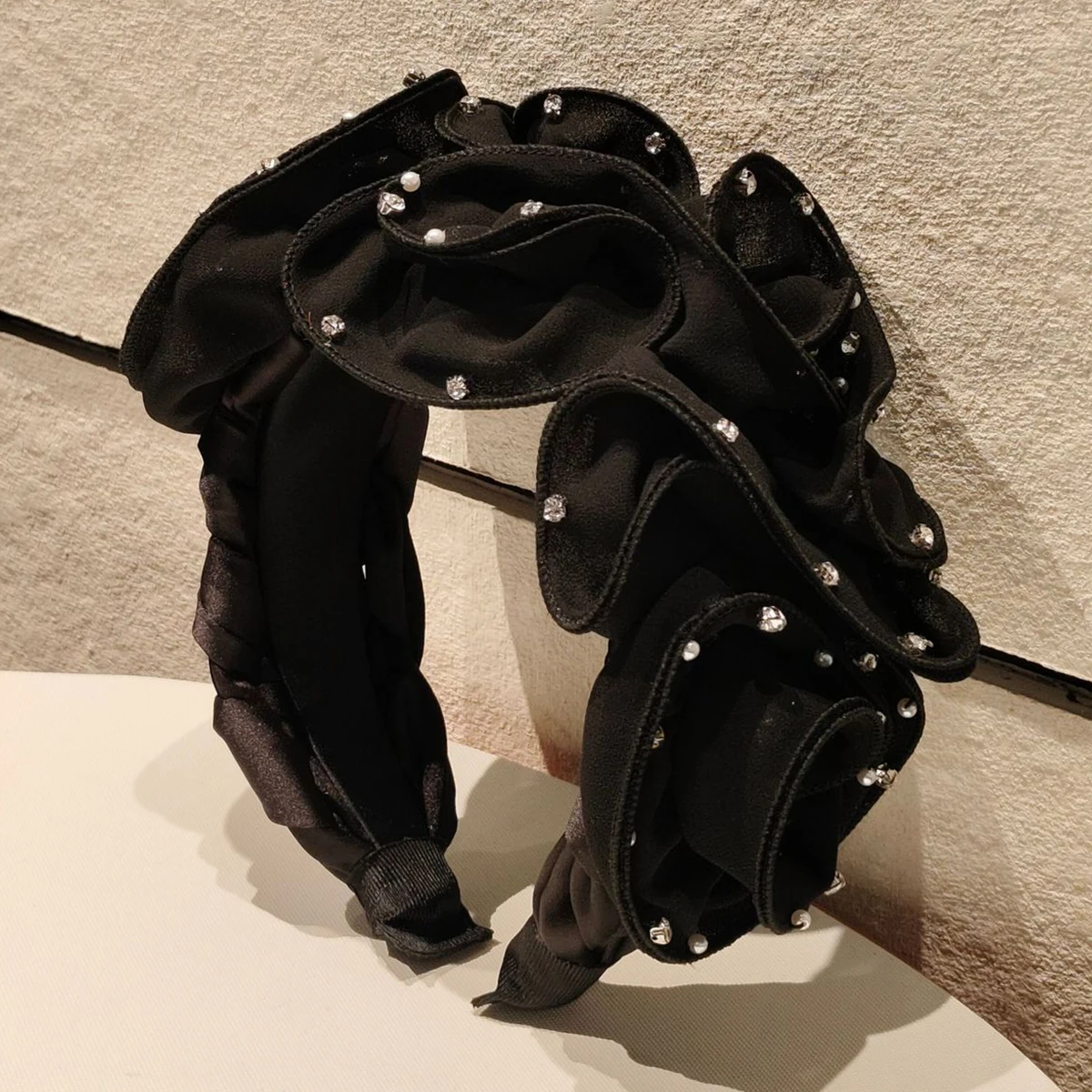 

New Handmade Fabric Headband Women's Retro Artificial Flower Elegant High-Grade Dance Black Red White Hair Accessories Wholesale