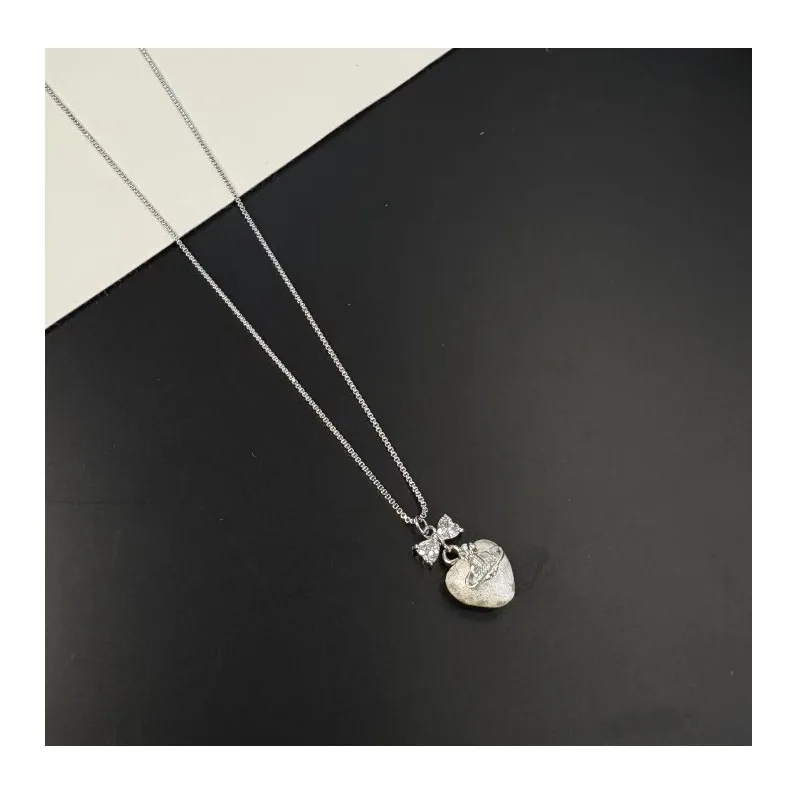 

Sweet Girl Retro Planet Love Pendant Sweater Chain Women's Niche Personality Versatile Women's Trend Casual Necklace Trend