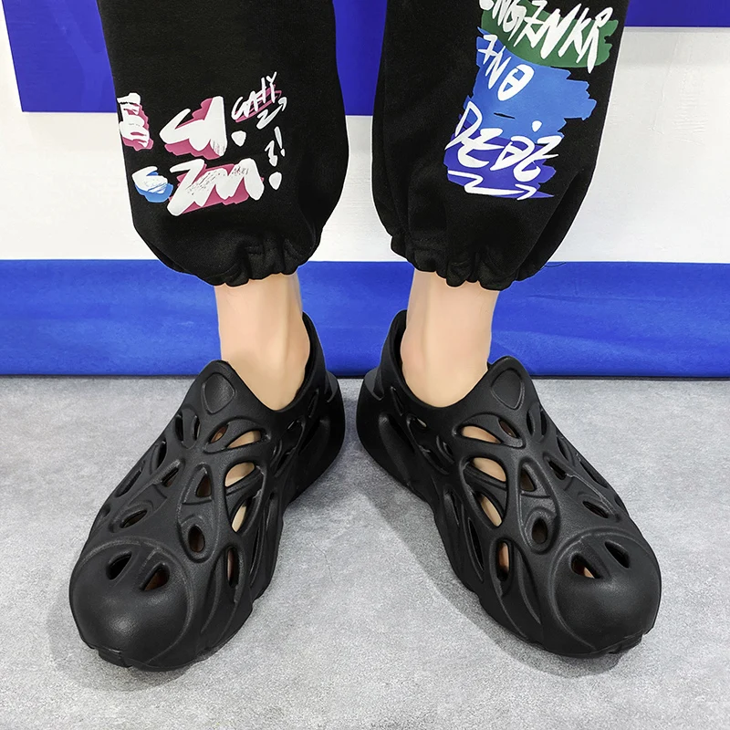 

Новая летняя дышащая нескользящая пляжная обувь на толстой подошве для мужчин и женщин, уличная обувь на мягкой подошве, мужские сабо для пар