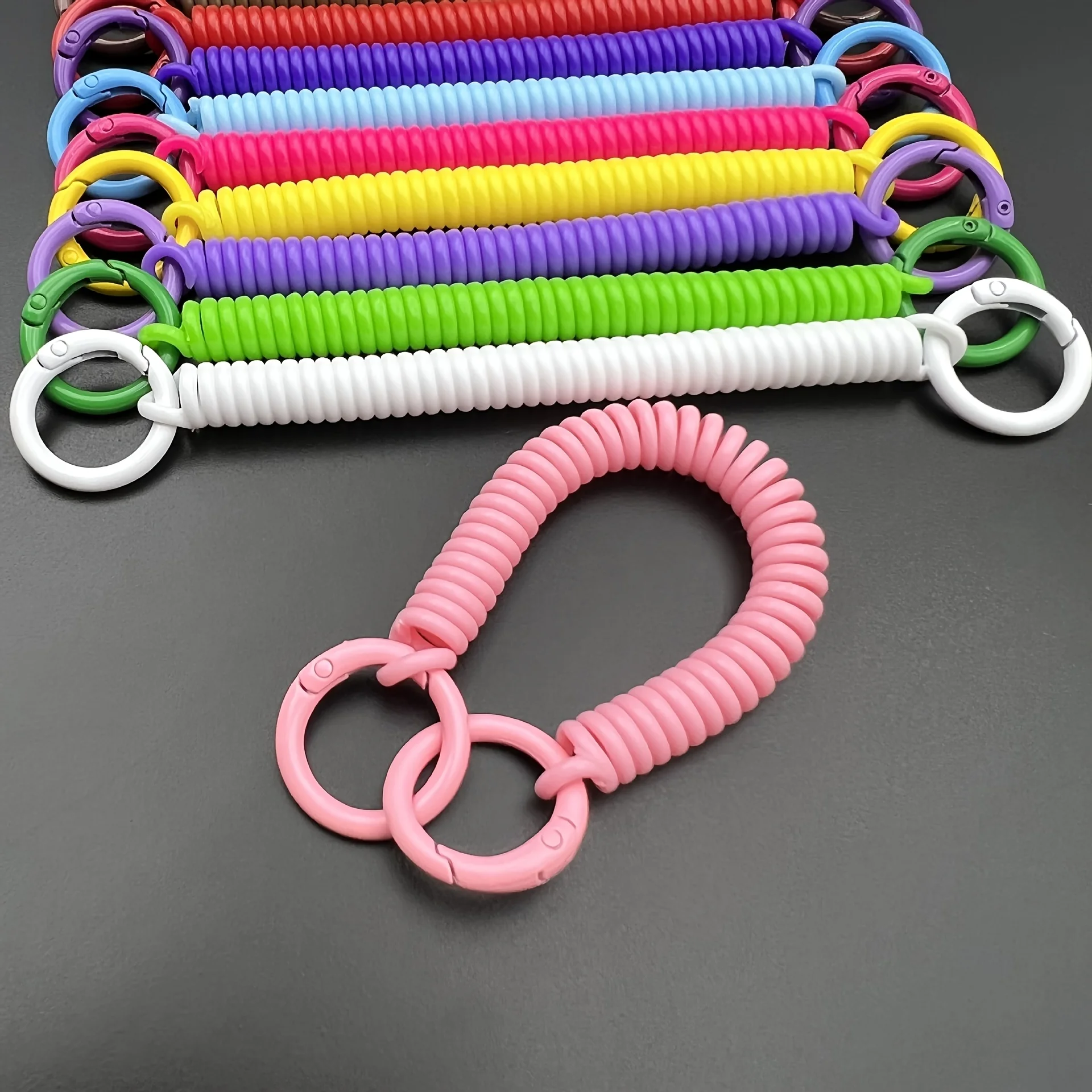 1pc 듀얼 카드 홀더가있는 다채로운 플라스틱 스프링 로프 키 체인 |   싱글 팩, 더블 팩, 남성용 분실 방지 휴대폰 스트랩