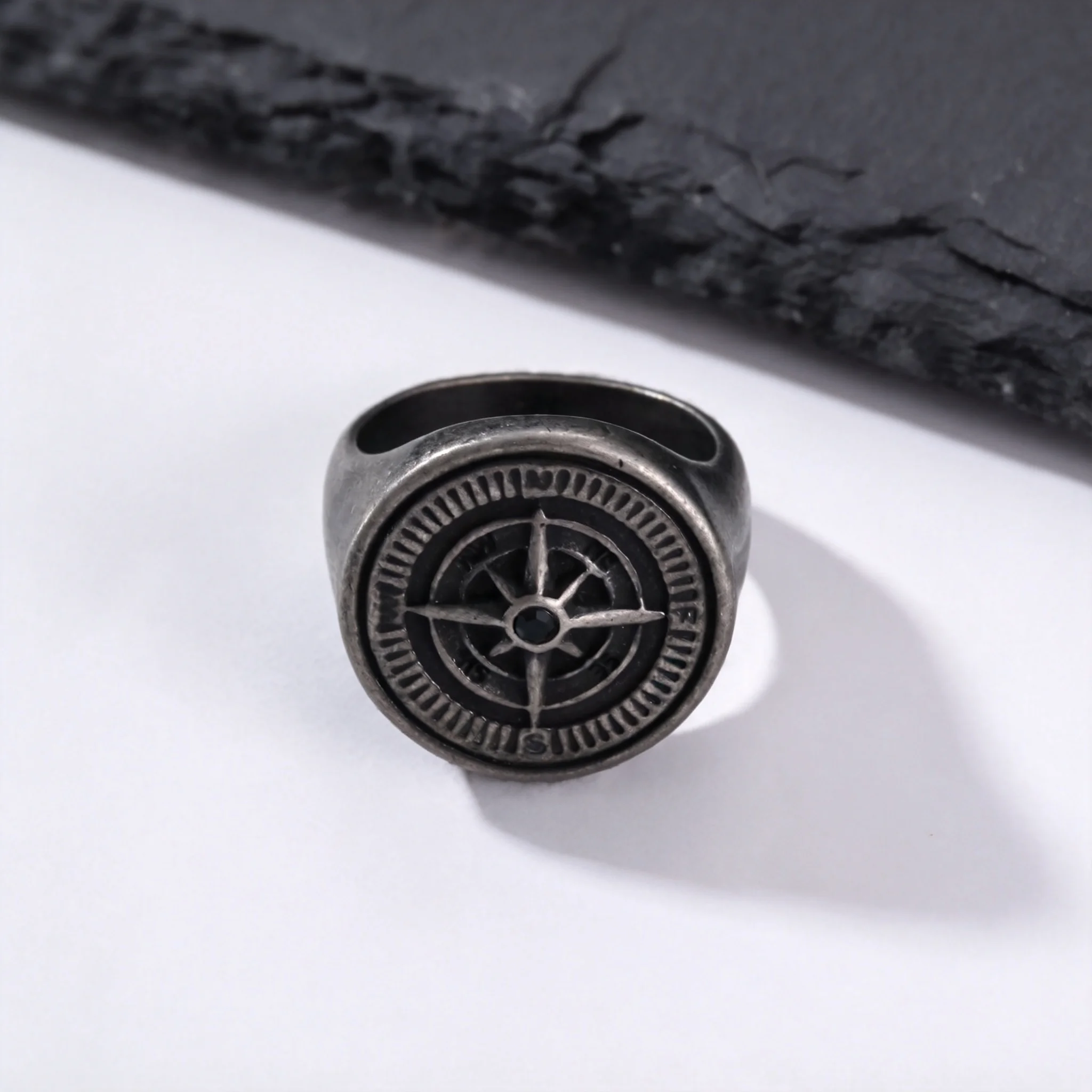 Vintage Edelstahl Kompass-Ring für Herren, Rock Punk Runder Siegelring Statement-Ring, Abschluss- und Geburtstagsgeschenk – Detail 3