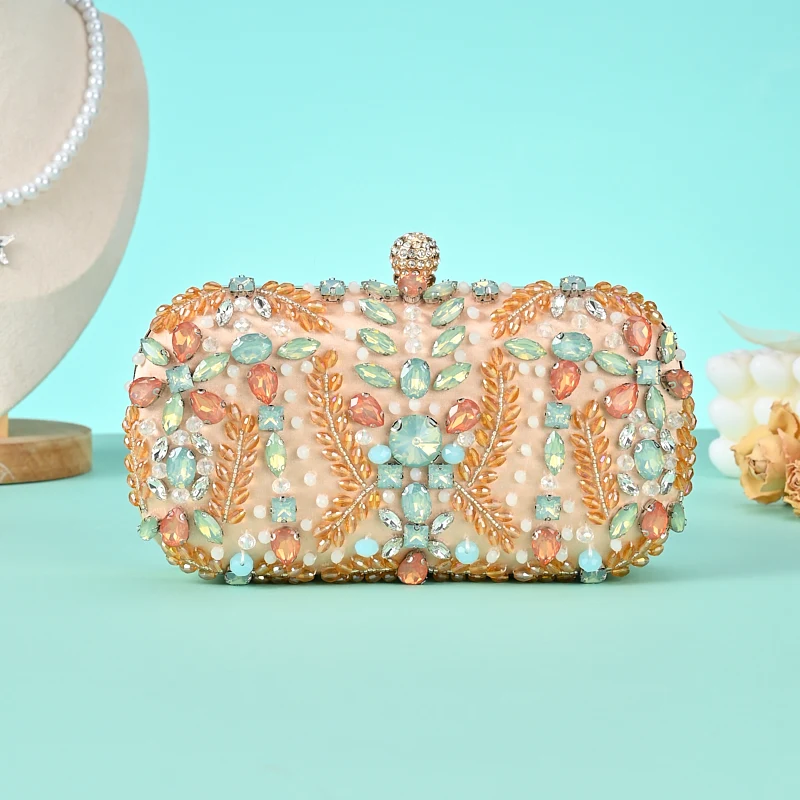 

The new shiny crystal evening bag a stylish and elegant lady's clutch bag for outings and gatherings and a fashionable and bea