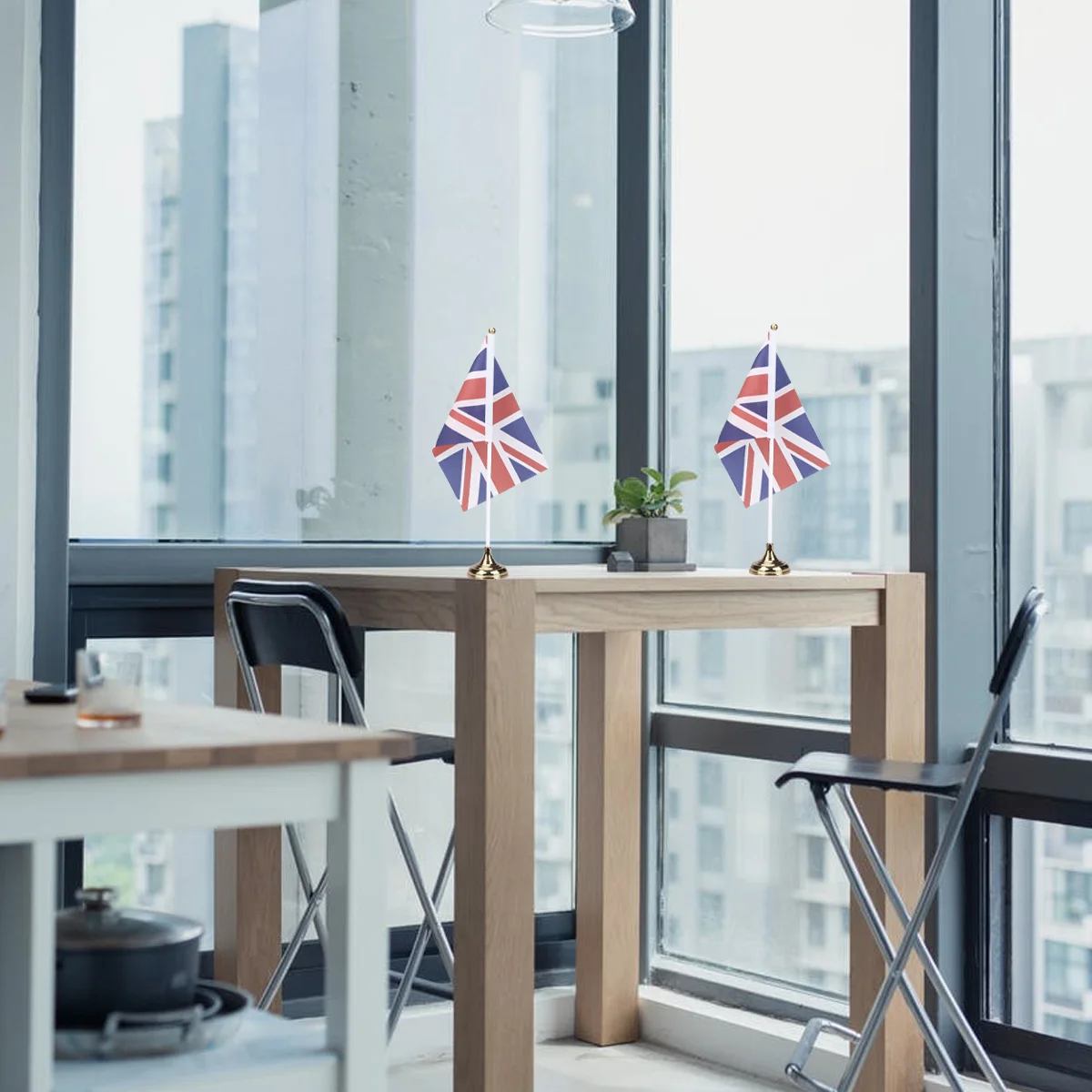 

30pcs Desktop Uk Stick Flag Gold Base 30Cm Mini Britain Flag Vivid Color Fade Resistant For Party Festival Military Decoration
