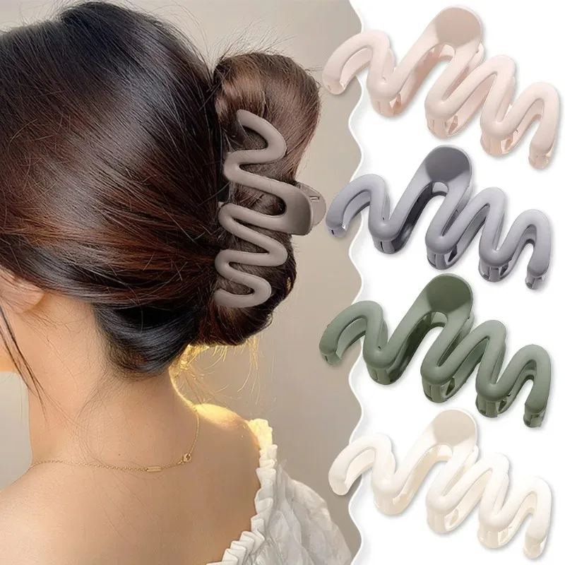 20 kolorów Candy Matte Geometric Wave Large Carb Claw Clips dla kobiet Grube akcesoria do włosów Dziewczyny Eleganckie nakrycia głowy z zaciskiem