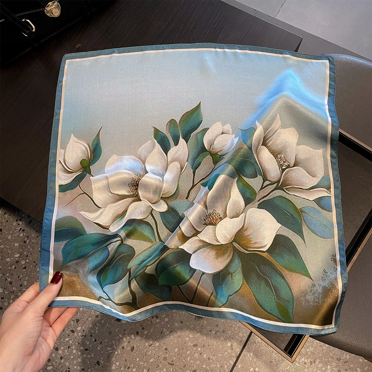 

100% натуральный шелковый атласный женский шарф 2025 с цветочным принтом, платок Femme, квадратные платки на голову, бандана, шаль для леди, хиджаб, новинка