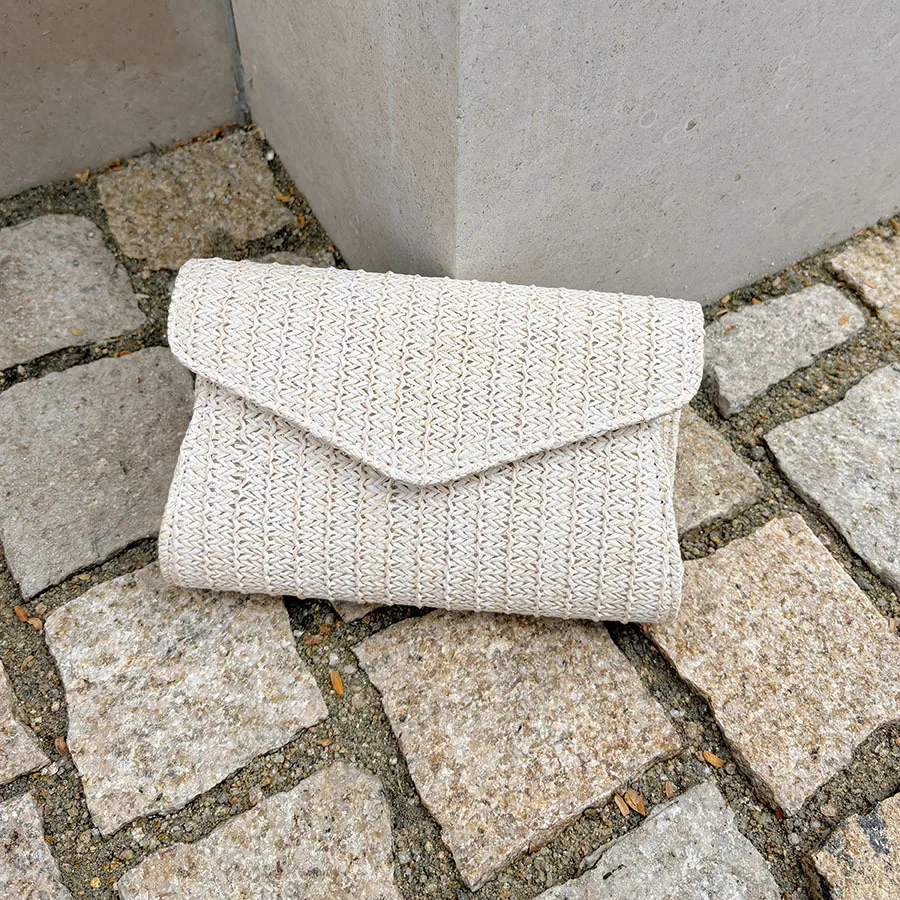 Fashion texture, foreign style commuter small square bag, new hand-woven temperament dinner bag, simple clutch bag