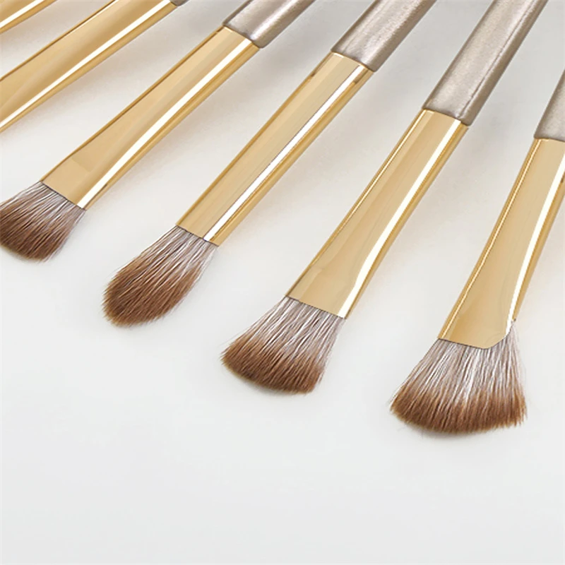 8 pcs/Set High resilience not shedding is more soild Champagne makeup brush set with support custom