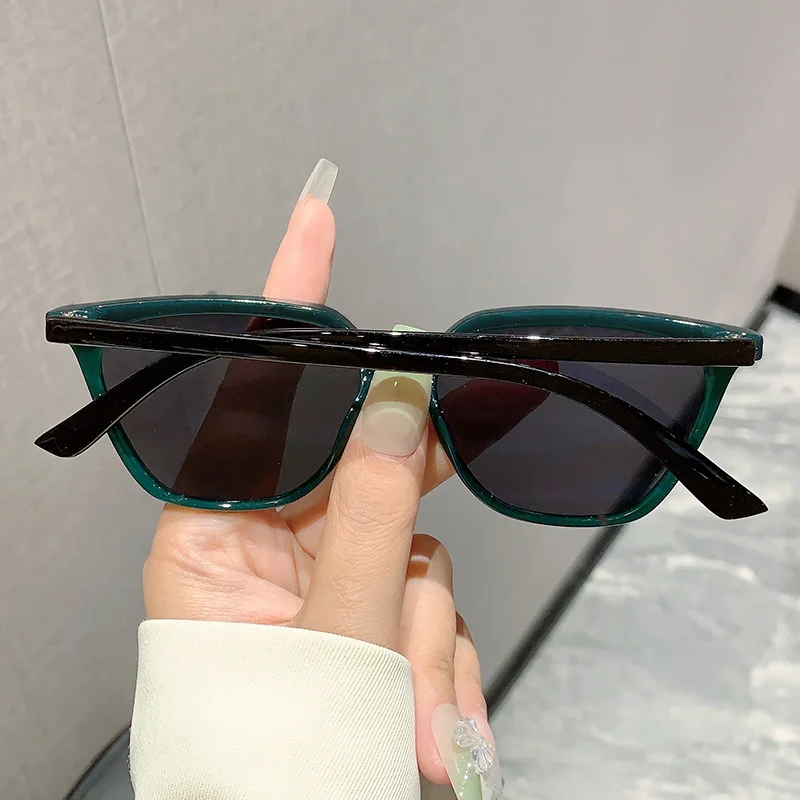 Vintage Luxury Brand Designer Eyebrow Cat Eye Sunglasses Women For Men Sun Glasses Punk Popular Outdoor Double Color Shade UV400