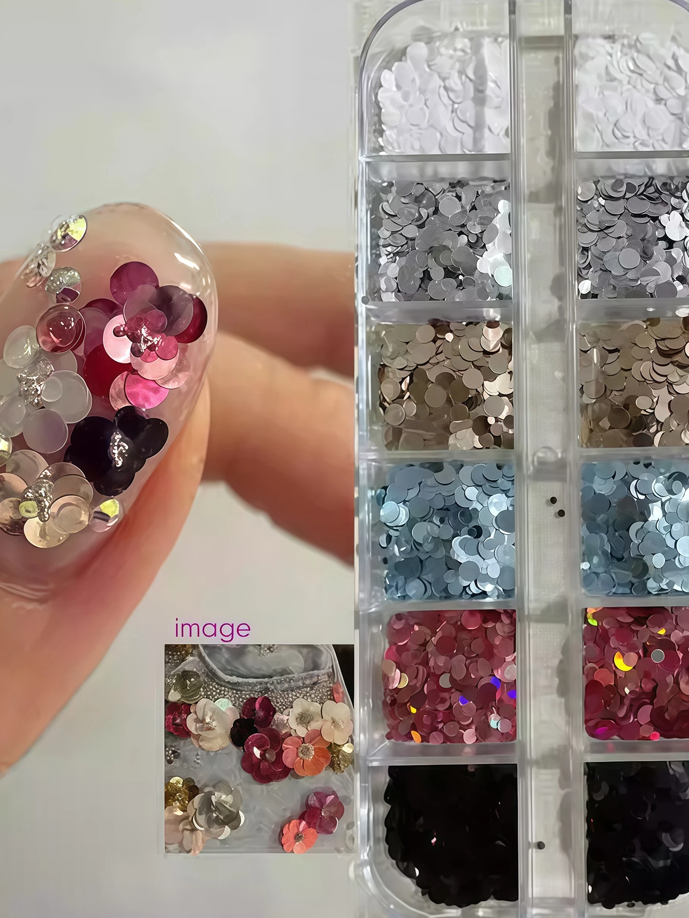12グリッドの水玉模様のグリッターネイルアートアクセサリー1 - Nail Art Gliter のレビューと価格