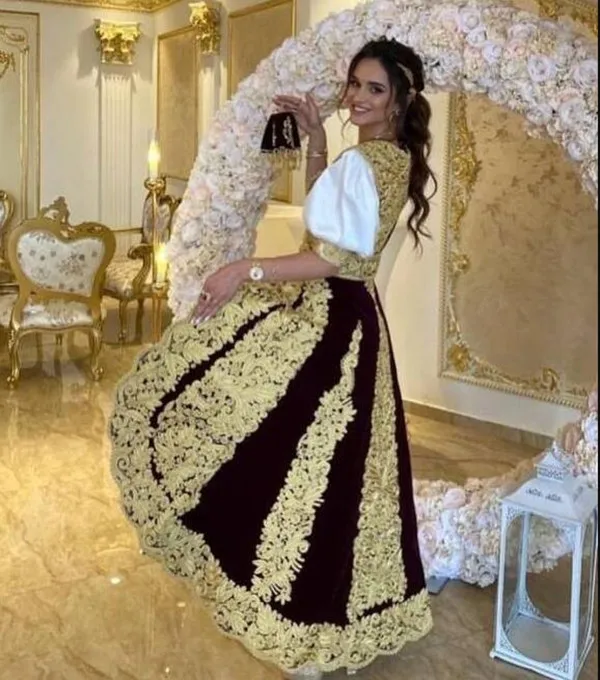 Traditional Kosovo Albanian Prom Dresses with Black Jacket 2023 Two Pieces Long Sleeve Robes Gold Applique Evening Occasion Gown