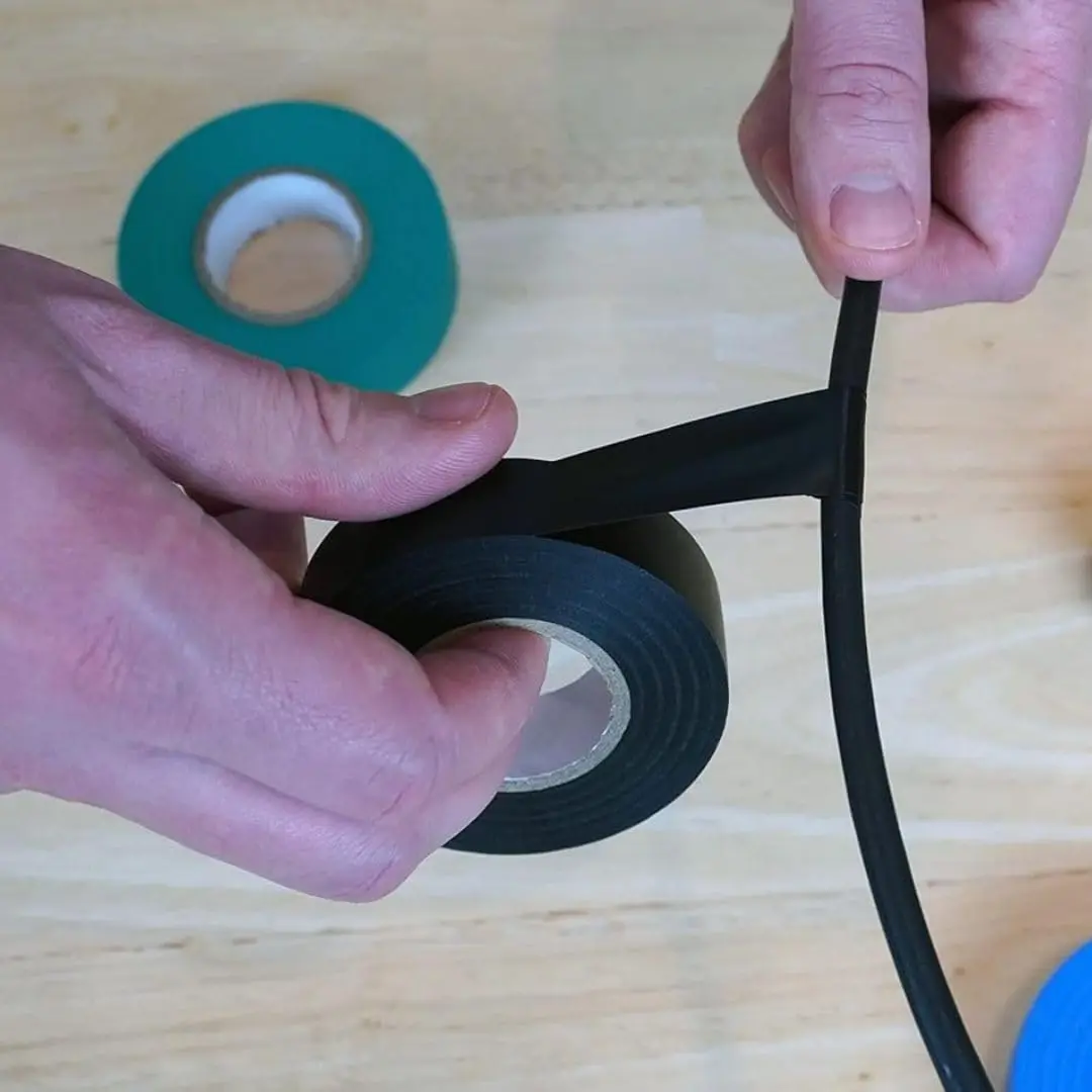 Schwarzes Isolierband, 1 Rolle – wasserdicht, Vinyl in Industriequalität, 16 mm/4,5 m – stark haftendes PVC-Elektroband – Detail 3