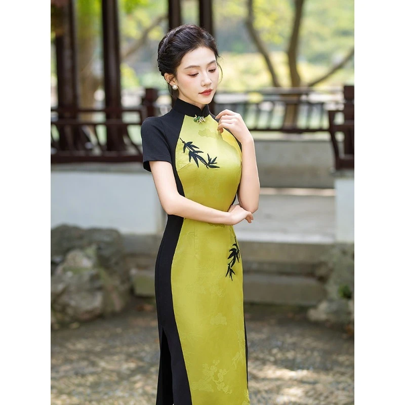 cheongsam-haut-de-gamme-style-defile-pour-jeunes-collection-2026-tenue-de-spectacle-sur-scene-cheongsam-ameliore